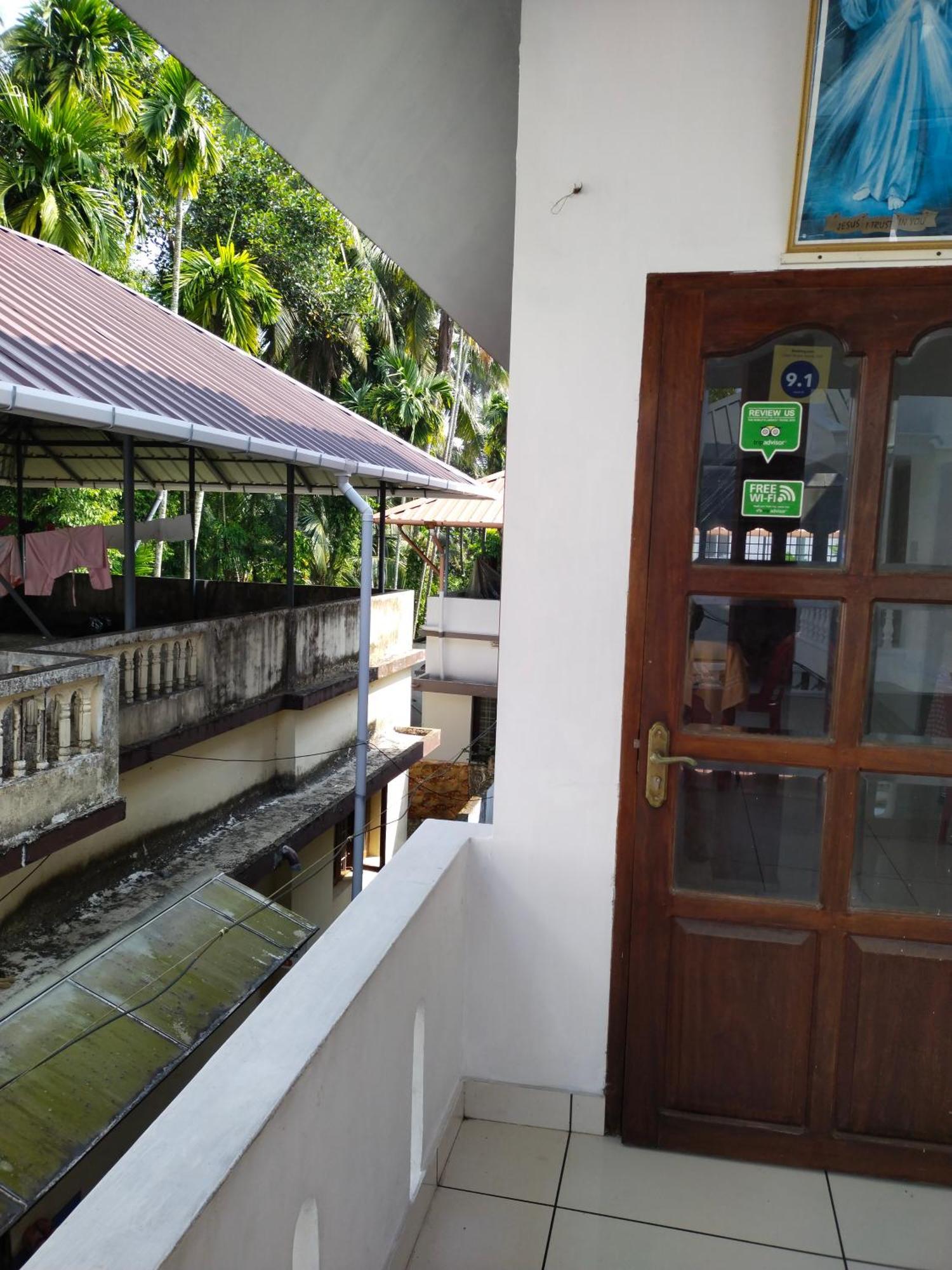 Greenview Homestay Kochi ภายนอก รูปภาพ